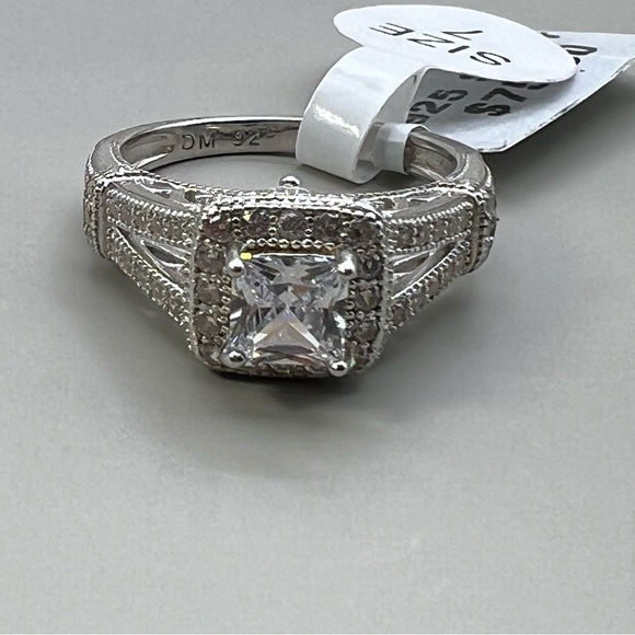 New CZ Cubic Zirconia Sterling Silver Ring Size 7 - Picture 4 of 9